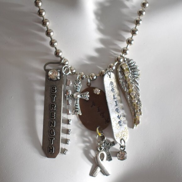 Handmade metal dangle charm necklace - Strength, believe, faith - Picture 5 of 11
